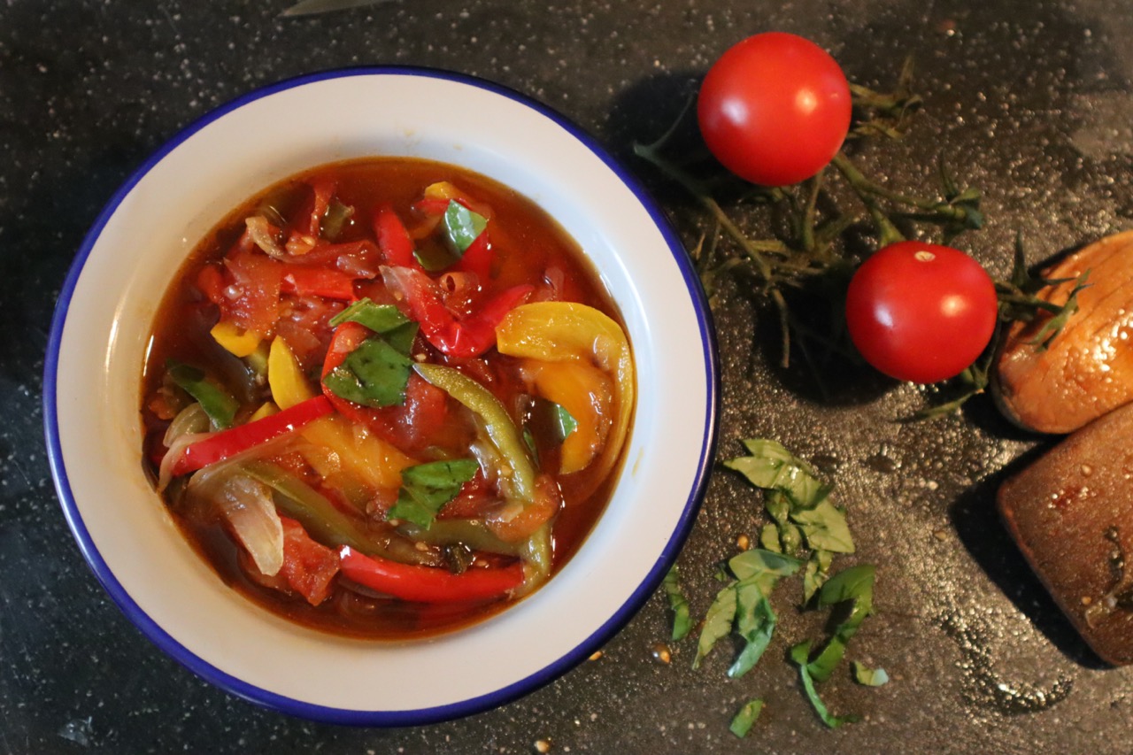 Peperonata - Süßsauer geschmorte Paprika aus Sizilien
